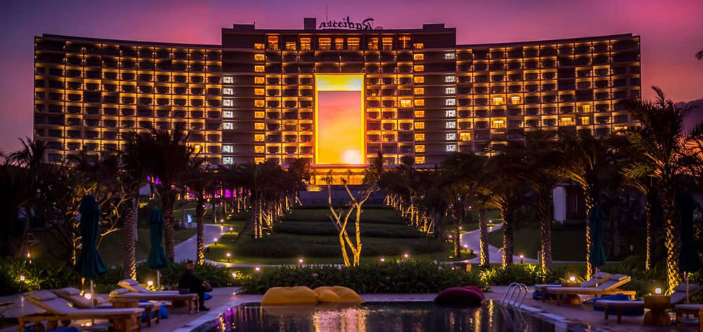 RADISSON1